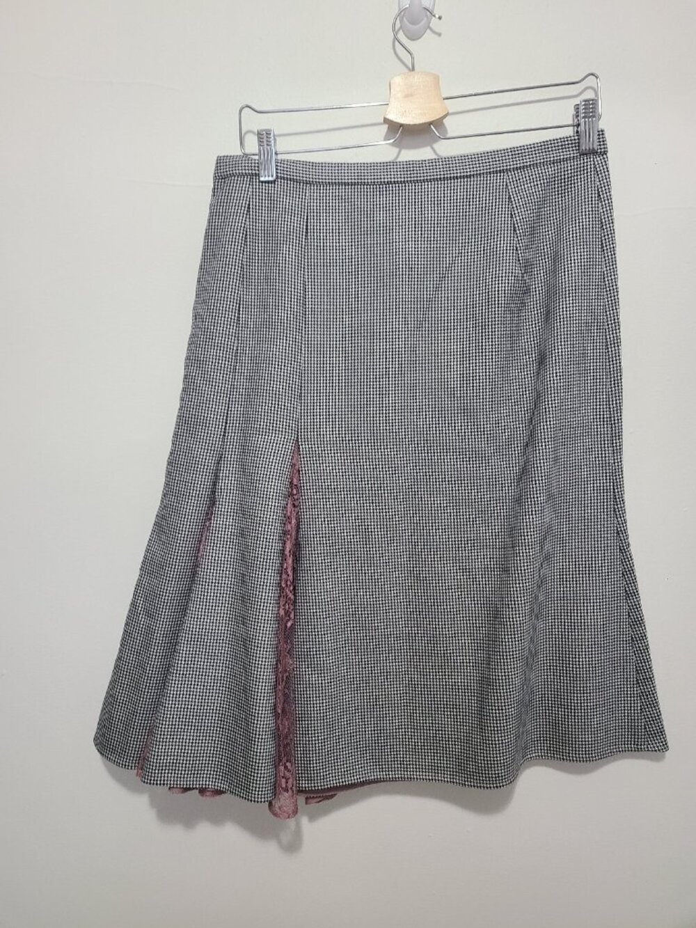 Dolce & Gabbana 2000s lace-panelled houndstooth wool blend skirt size 46